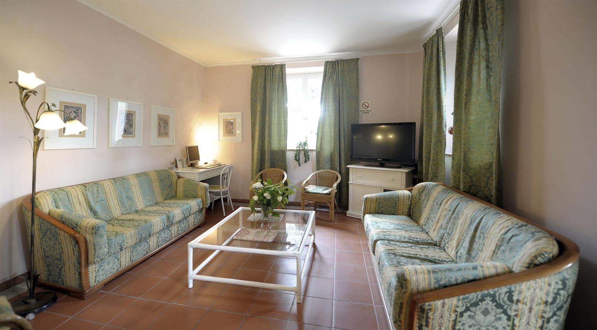 Hotel Villa Belvedere Сан Джиминяно Екстериор снимка
